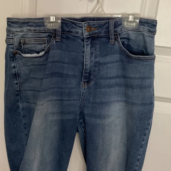 Judy Blue Boyfriend Fit Women's Jeans - Picture 2 of 9